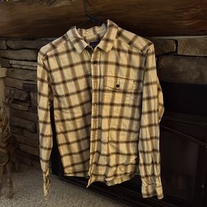 Patagonia Men’s Lightweight Flannel Shirt